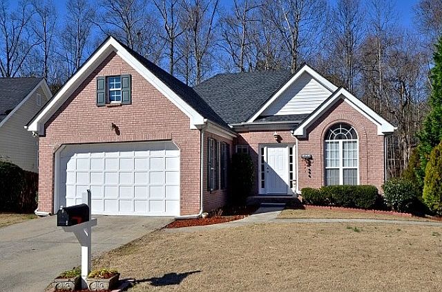 Brick front home on cul-de-dac street