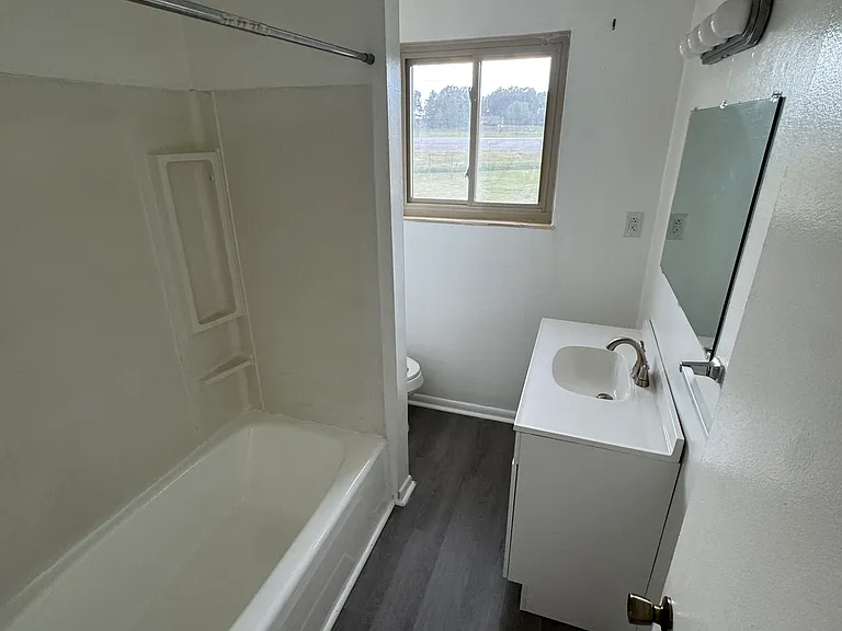 115 Garrett Ln #115 — Photo 4