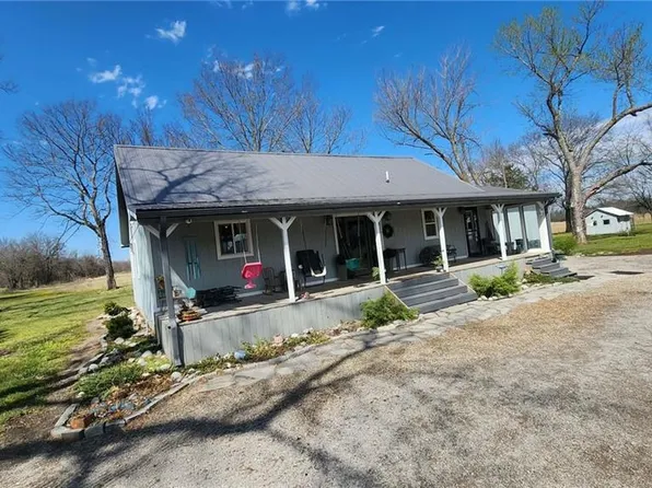 488 W 640th Ave, Girard, KS 66743
