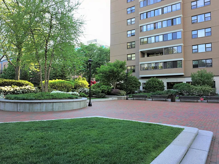 6 Whittier Pl #14G — Photo 9