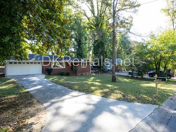 165 Charles Ave SE