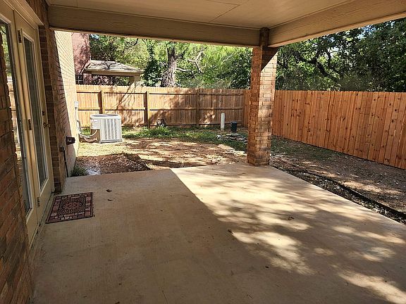 3rd image of 2922 Bandbury Oak