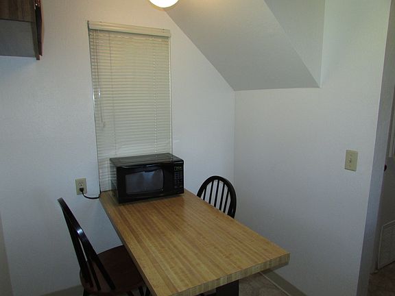 3rd image of 3115 N Lake Blvd #76