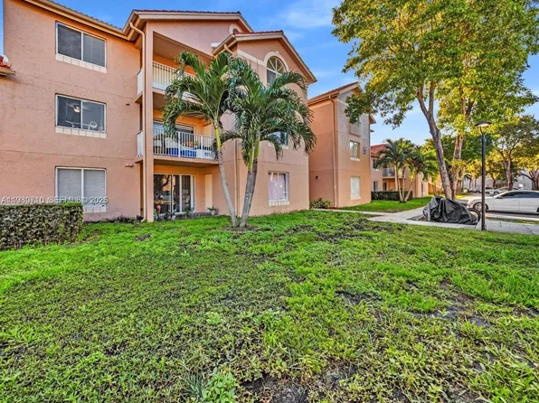 15770 SW 106th Ter APT 303, Miami, FL 33196