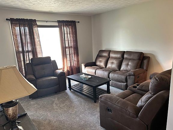 4th image of 3510 Countrydale Dr
