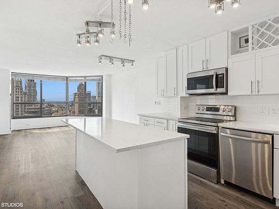 2nd image of 405 N Wabash Ave Unit 4008