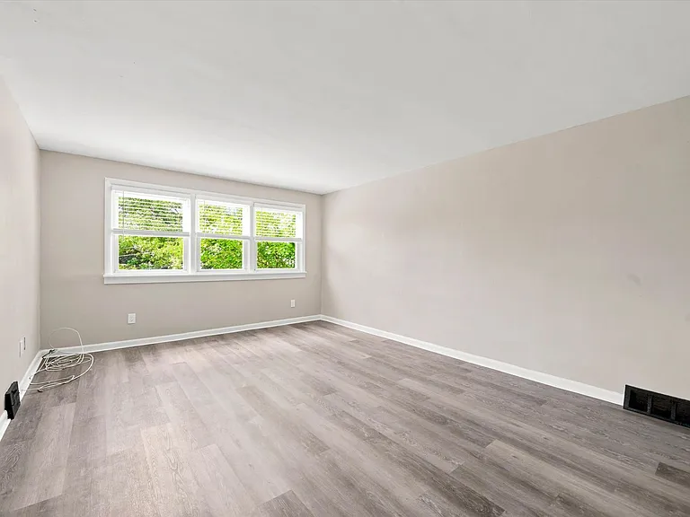 418 W Jefferson St — Photo 5