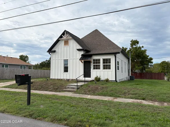 302 S McKinley Ave, Joplin, MO 64801
