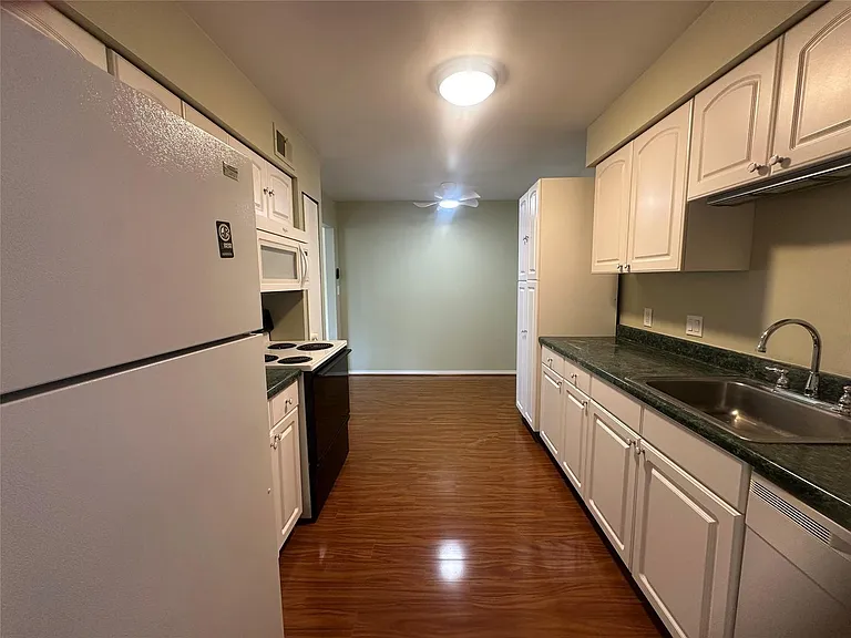 509 E University Dr #506-206 — Photo 6