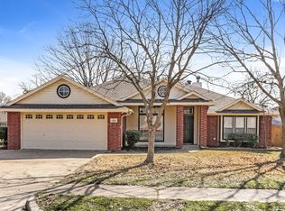 1002 N Carolina Ave, Midlothian, TX 76065