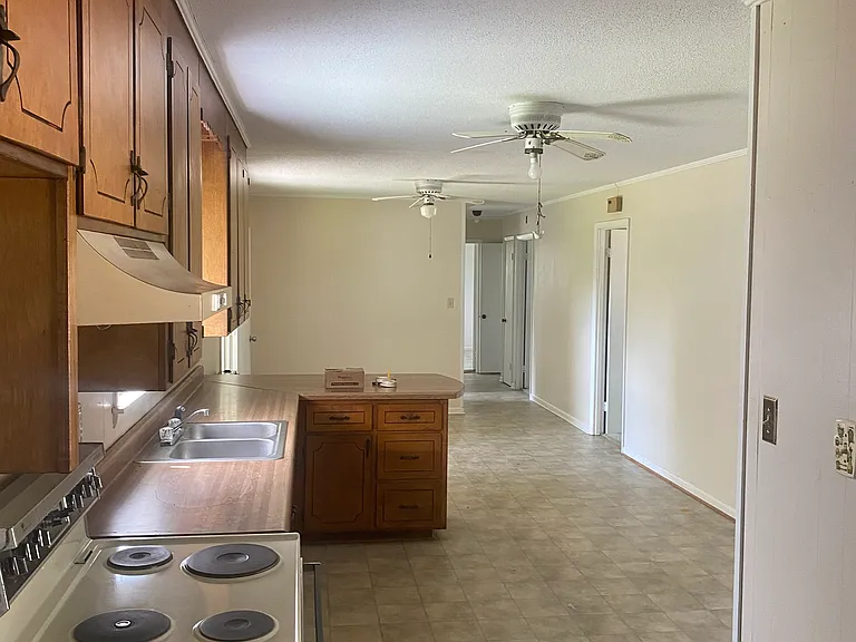 124 Gardenview Dr — Photo 6