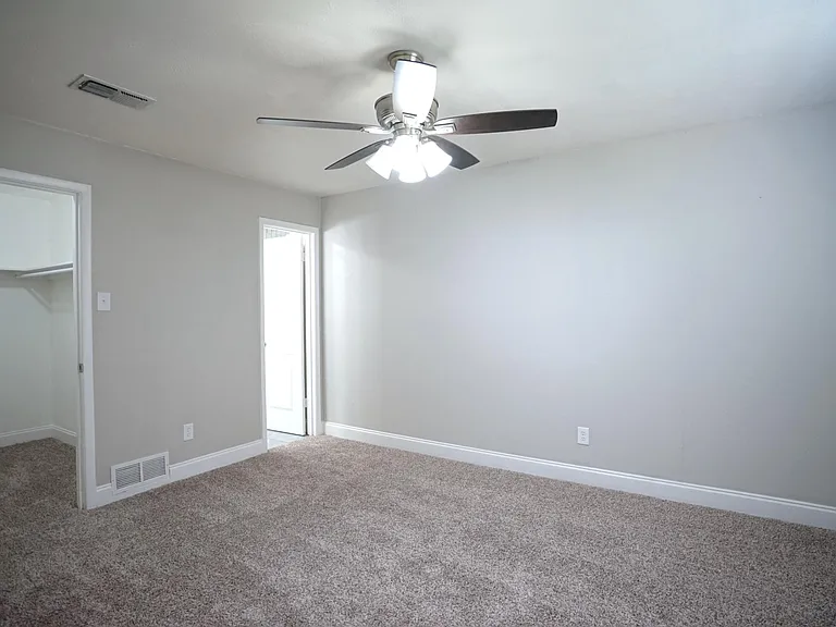 619 Todd Ct — Photo 5