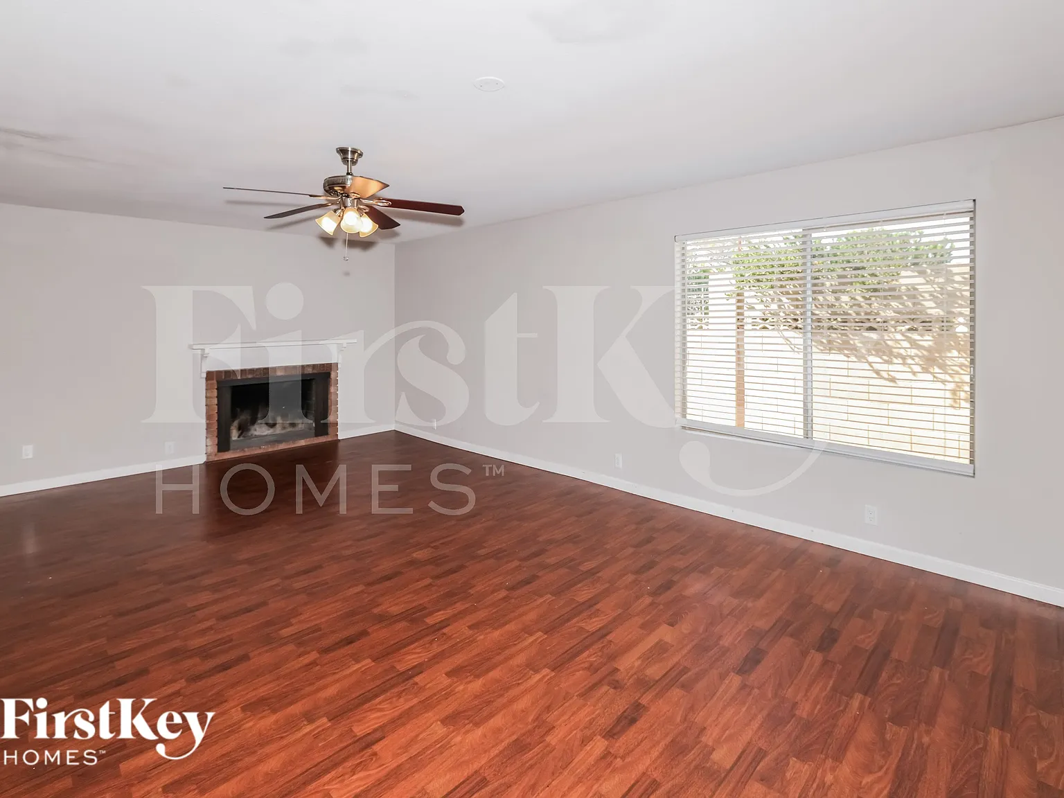 3 bed, 2.0 bath, 1961 sqft, $2,420 — Photo 4