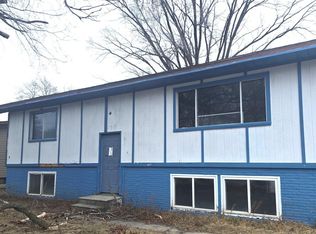 716 Bishop Ave, Waterloo, IA 50707