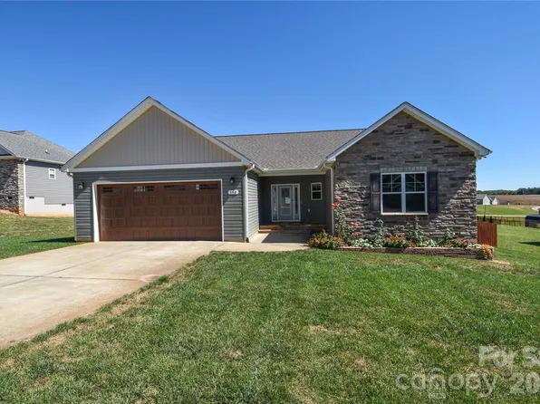 148 Greythorn Dr, Statesville, NC 28625