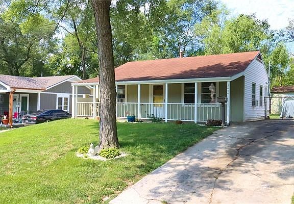 2nd image of 2606 S 49th St
