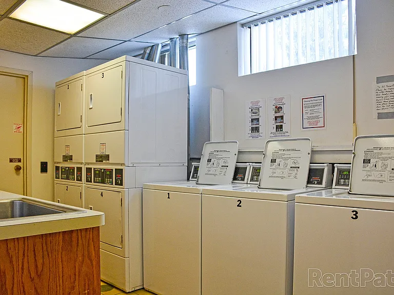72 Maple Street — Photo 44