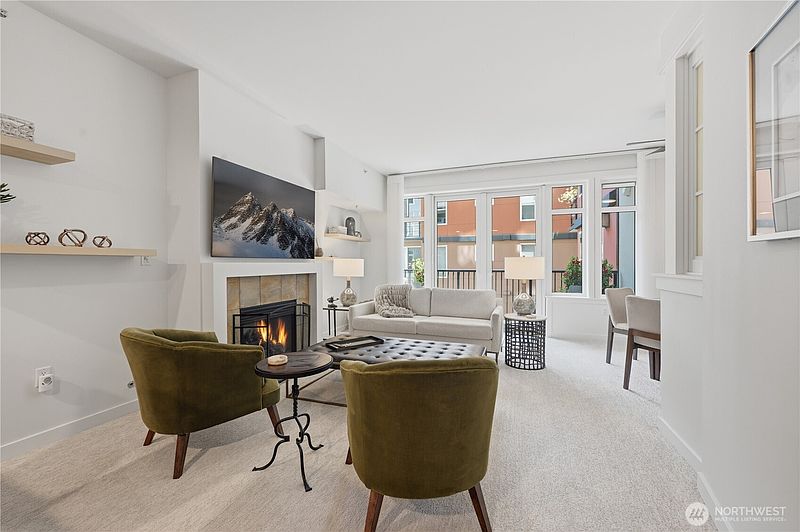 5th image of 2607 Western Avenue #403