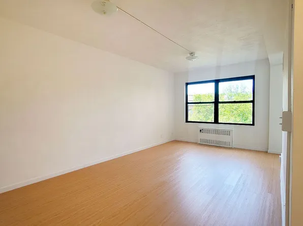 9952 66th Rd APT 5H, Rego Park, NY 11374