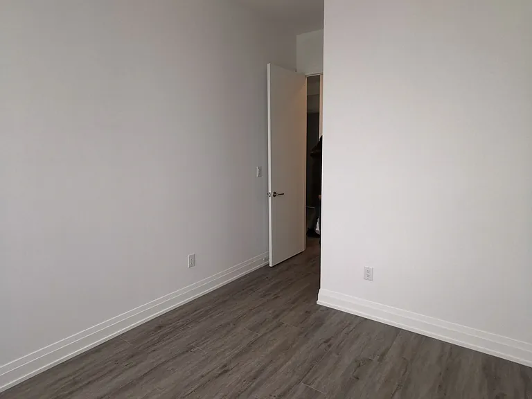 75 Canterbury Pl #Penthouse 605 — Photo 4