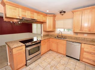 928 Gossman Dr, Virginia Beach, VA 23452