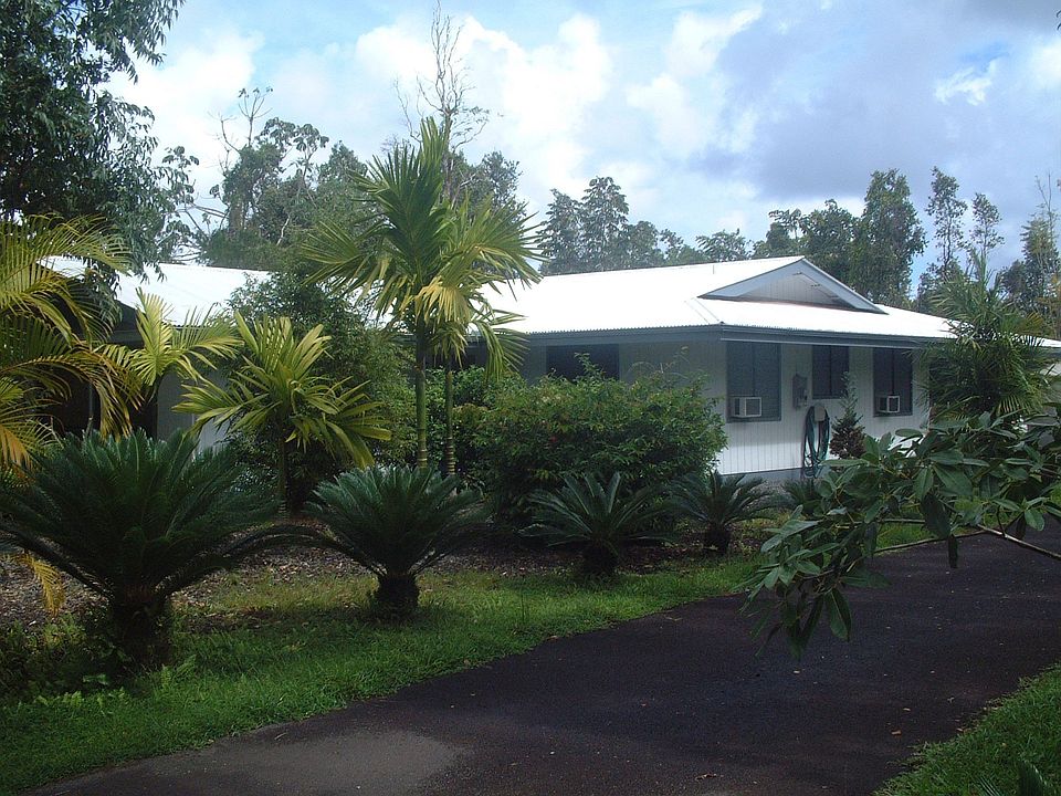 1800 sq ft on 1 acre in Paradise!