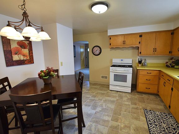 3rd image of 905 Neville Ave