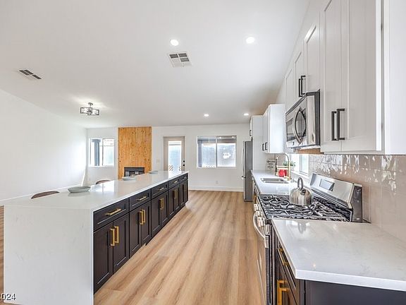 2nd image of 3923 Toulouse Ct