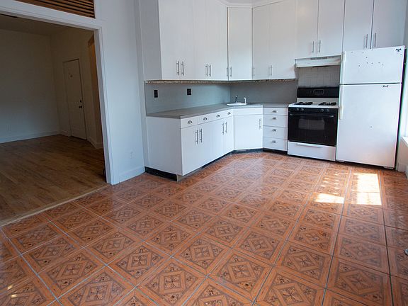 2nd image of 1108 Bedford Ave #2B