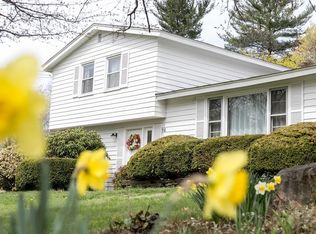 14 Evergreen Rd, Leeds, MA 01053