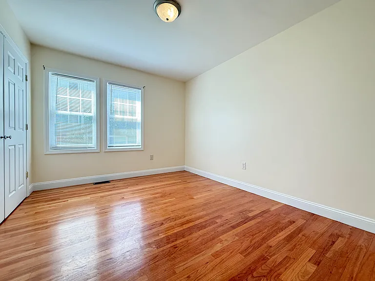 17 Tremlett St #1 — Photo 8