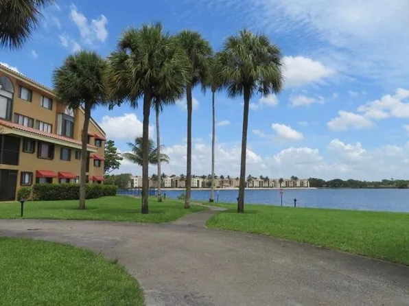 15563 Miami Lakeway N APT 204, Hialeah, FL 33014