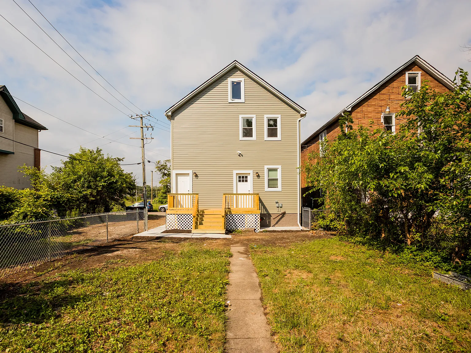 2 bed, 900 sqft, $1,595 — Photo 3