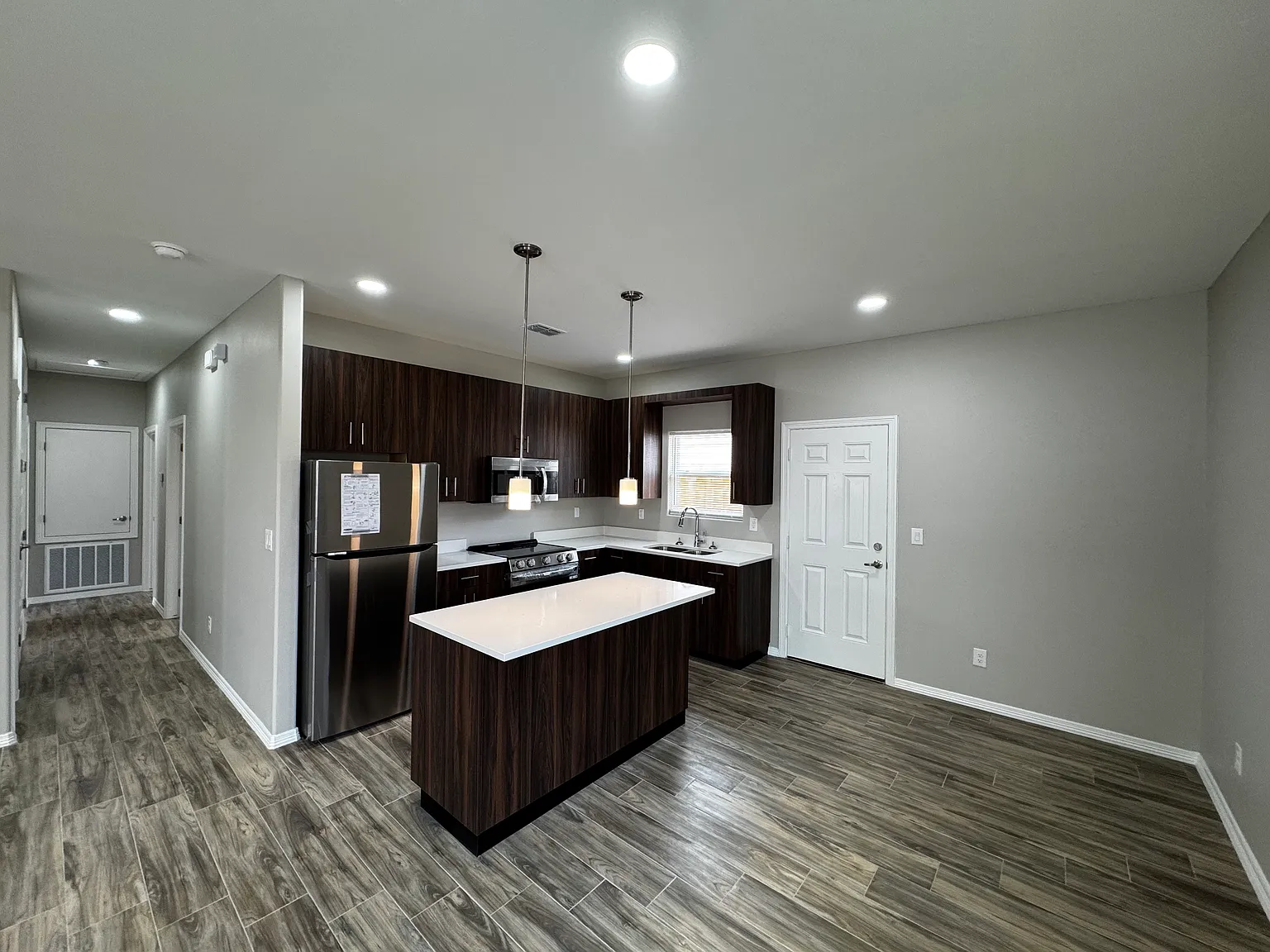4209 Walnut Ave — Photo 4