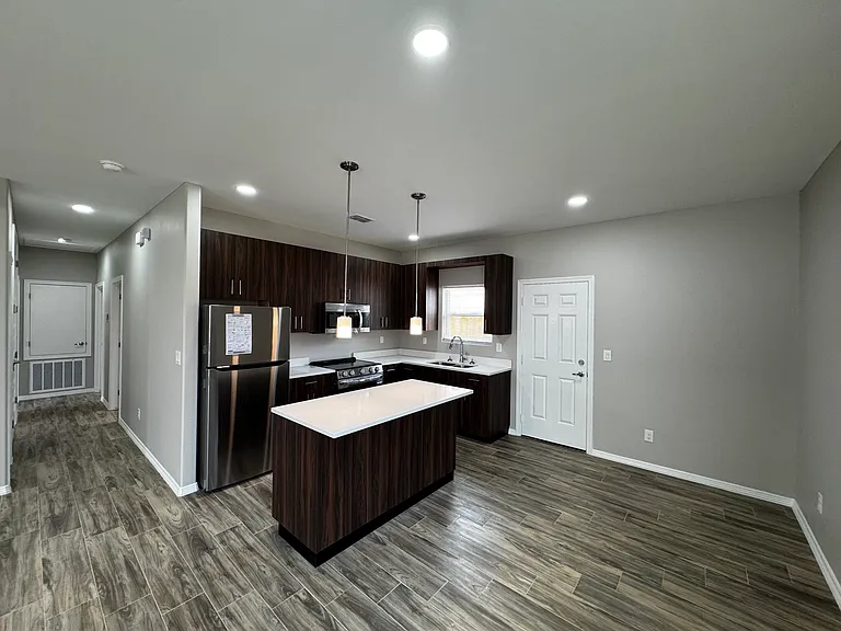 4209 Walnut Ave #1 — Photo 4