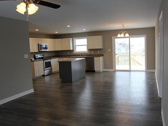 3rd image of 9475 Erika Ln