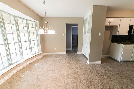 5th image of 2810 Oak Valley Dr