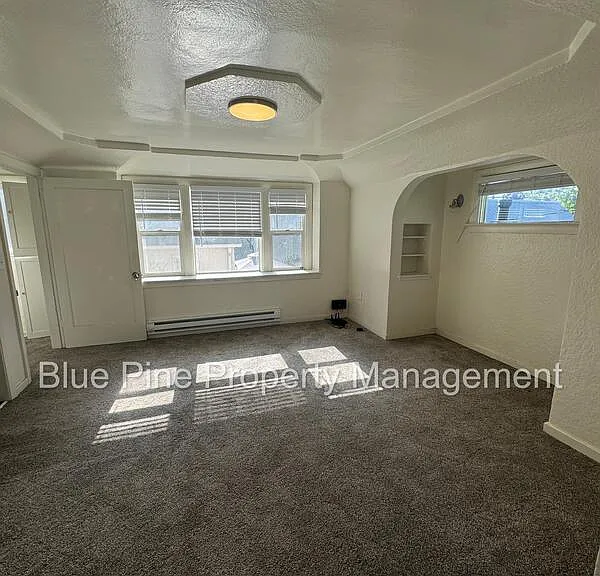 112 4th St — Photo 3