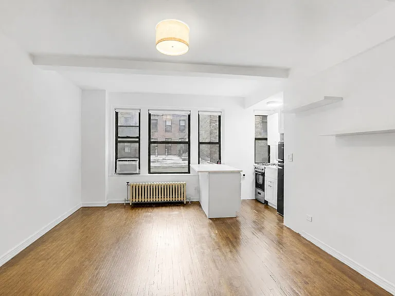 339 E 58th St #3G — Photo 3