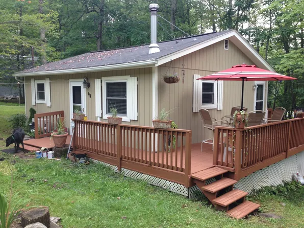 64 Holiday Dr, White Haven, PA 18661