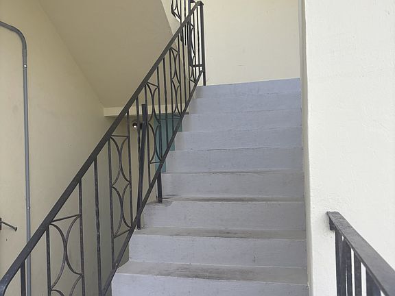 5th image of 1135 Euclid Ave APT 8