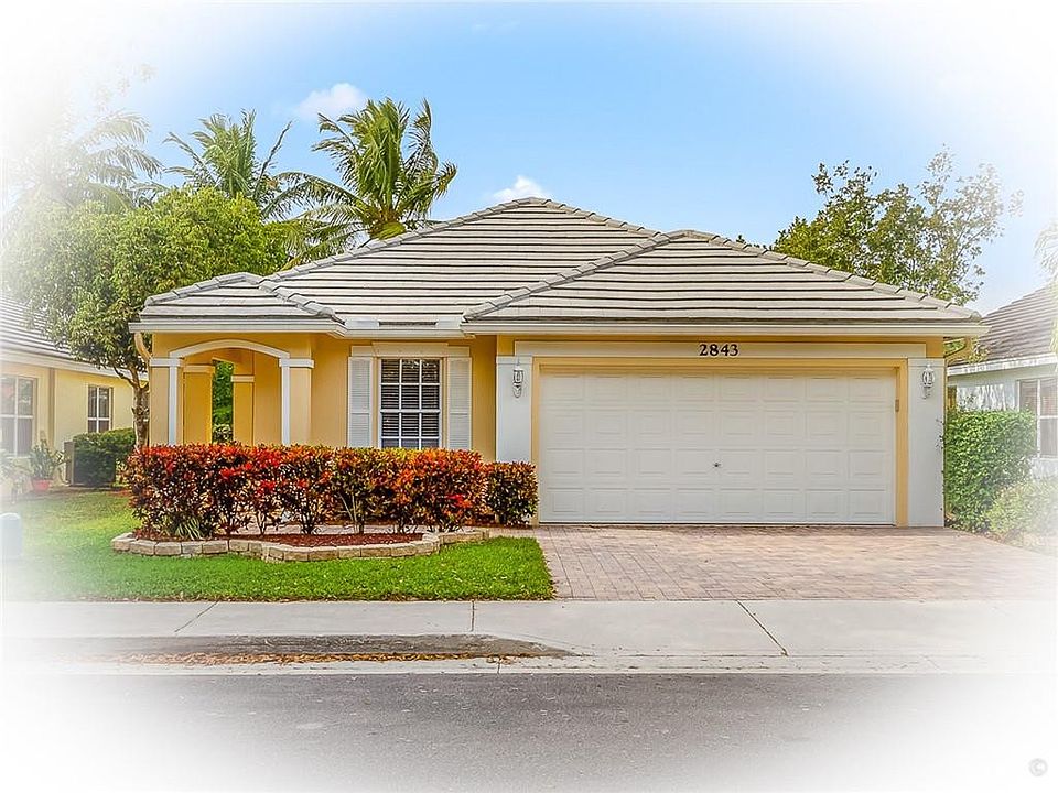 1st image of 2843 Lake Park Circle