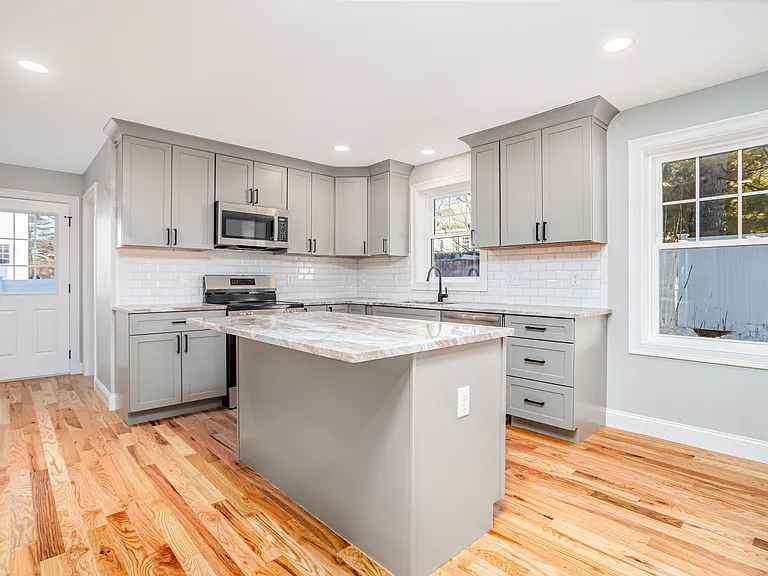 27 Milton St #1 — Photo 9
