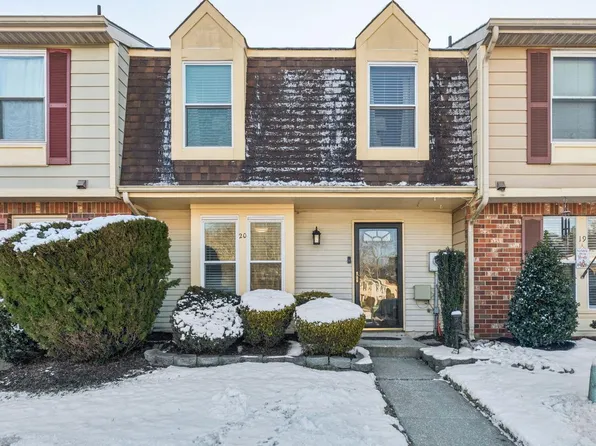 20 Forestview Ct, Marlton, NJ 08053
