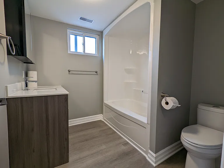 21 Wintemute St #8 — Photo 5