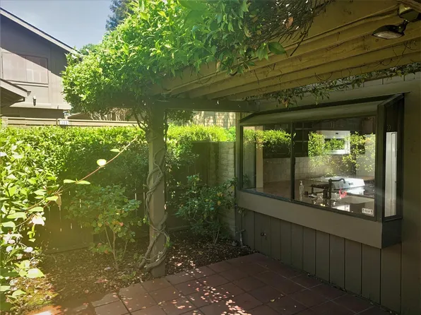 216 E Ranch Rd, Sacramento, CA 95825