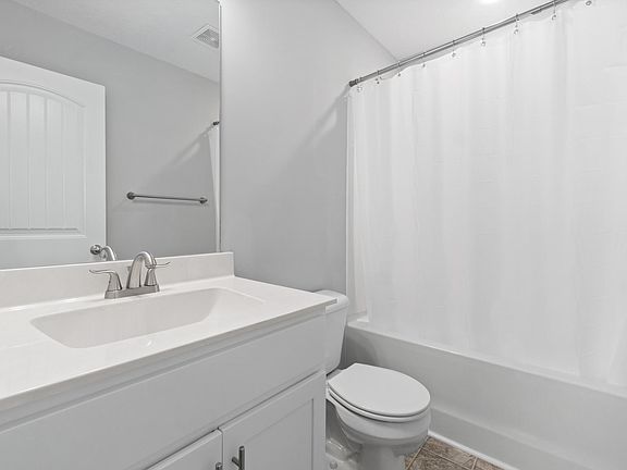 2nd image of 211 Woodland Valley Ln