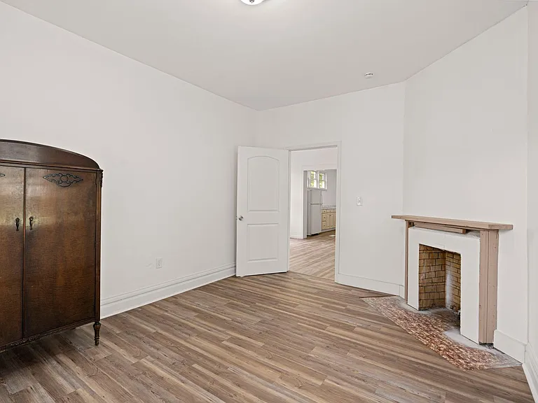 321 Kennedy Ave — Photo 10