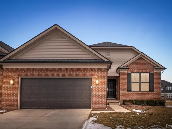 55805 Oak Pointe Dr, Shelby Township, MI 48315