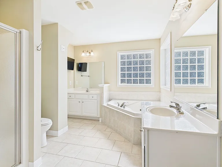12017 Hunton Crossing Pl — Photo 22